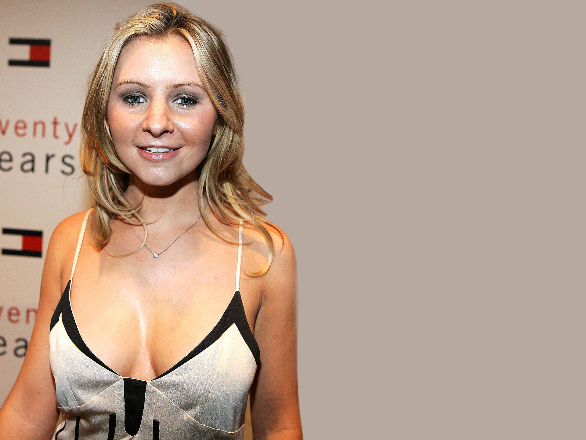 Pictures Of Beverley Mitchell Pictures Of Celebrities