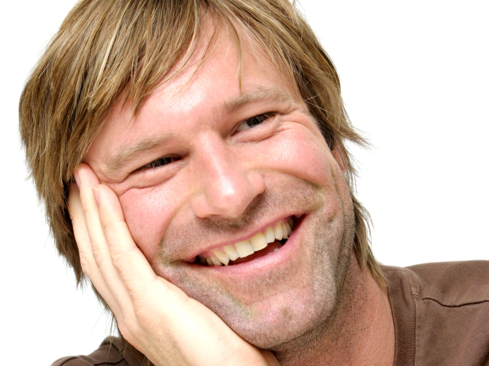 aaron-eckhart-hd-wallpaper