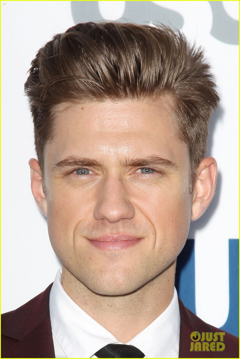 aaron-tveit-family