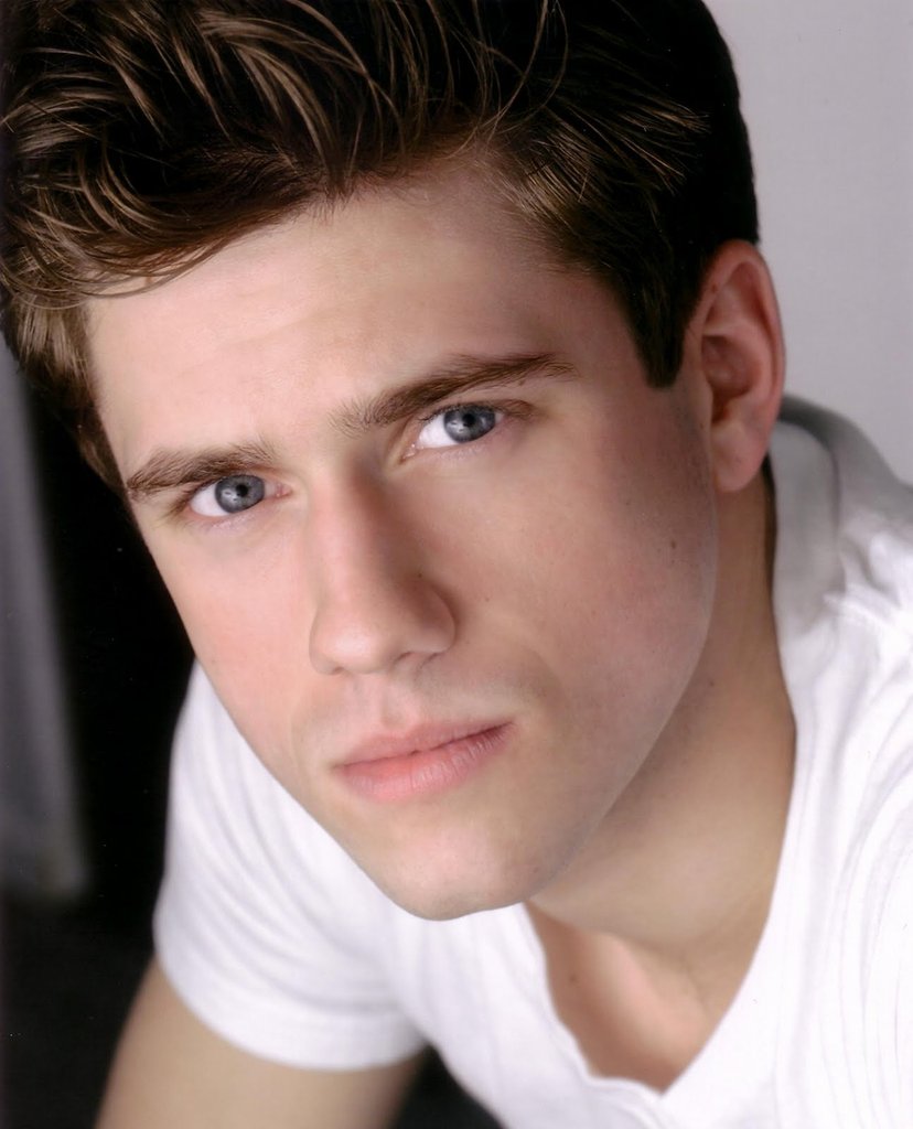 aaron-tveit-scandal