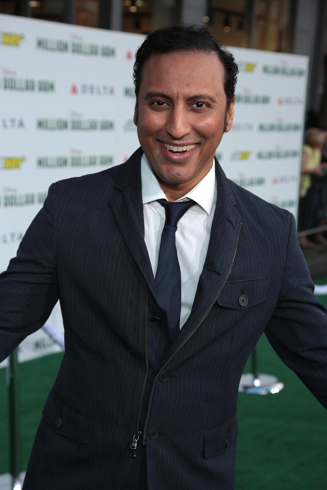 aasif-mandvi-young