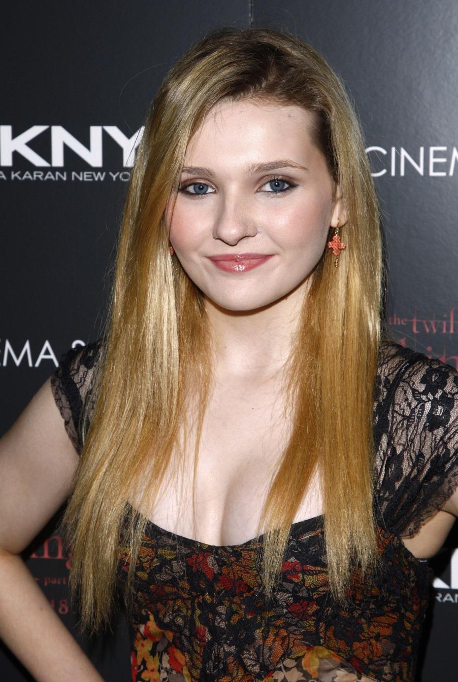 abigail-breslin-hd-wallpaper