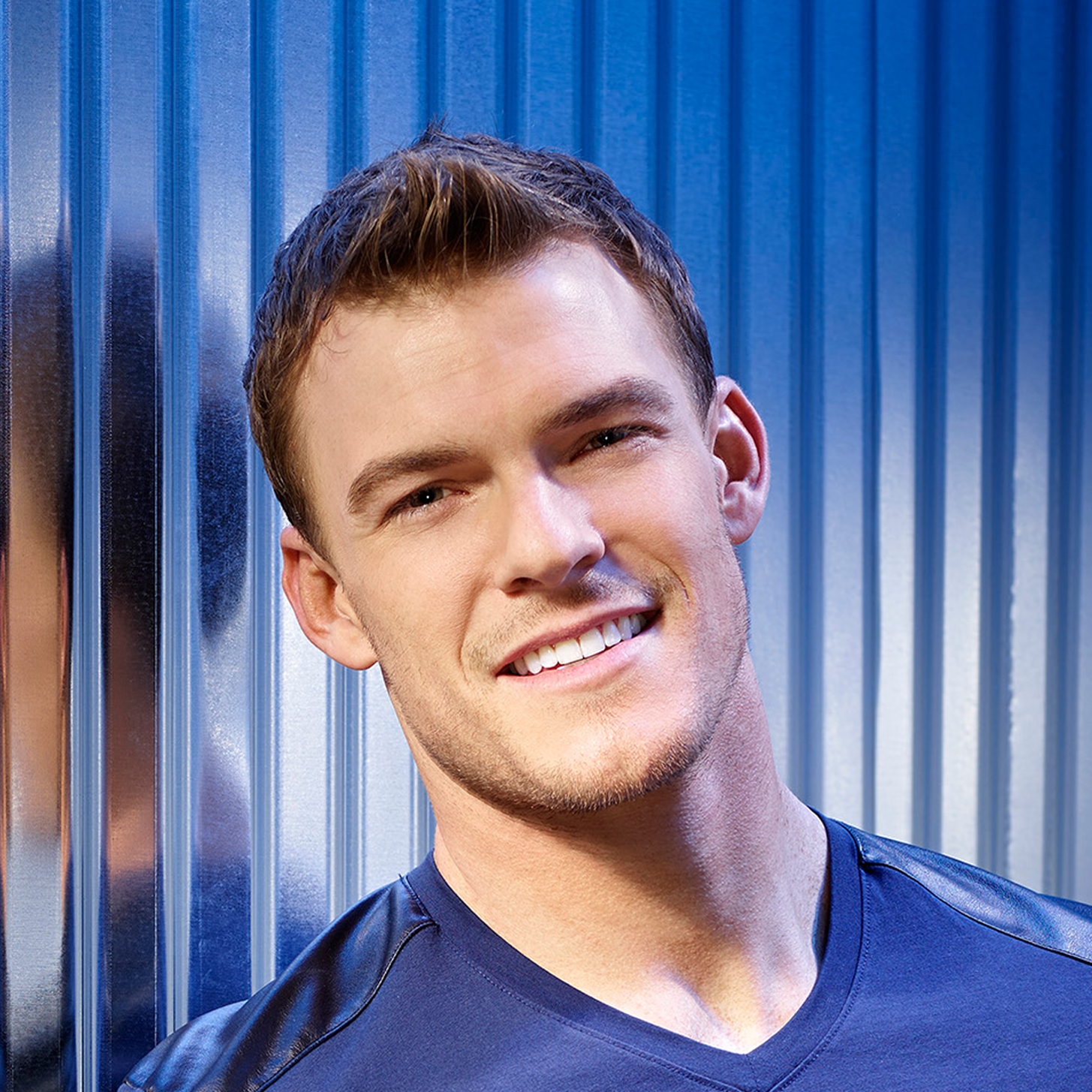alan-ritchson-wallpapers