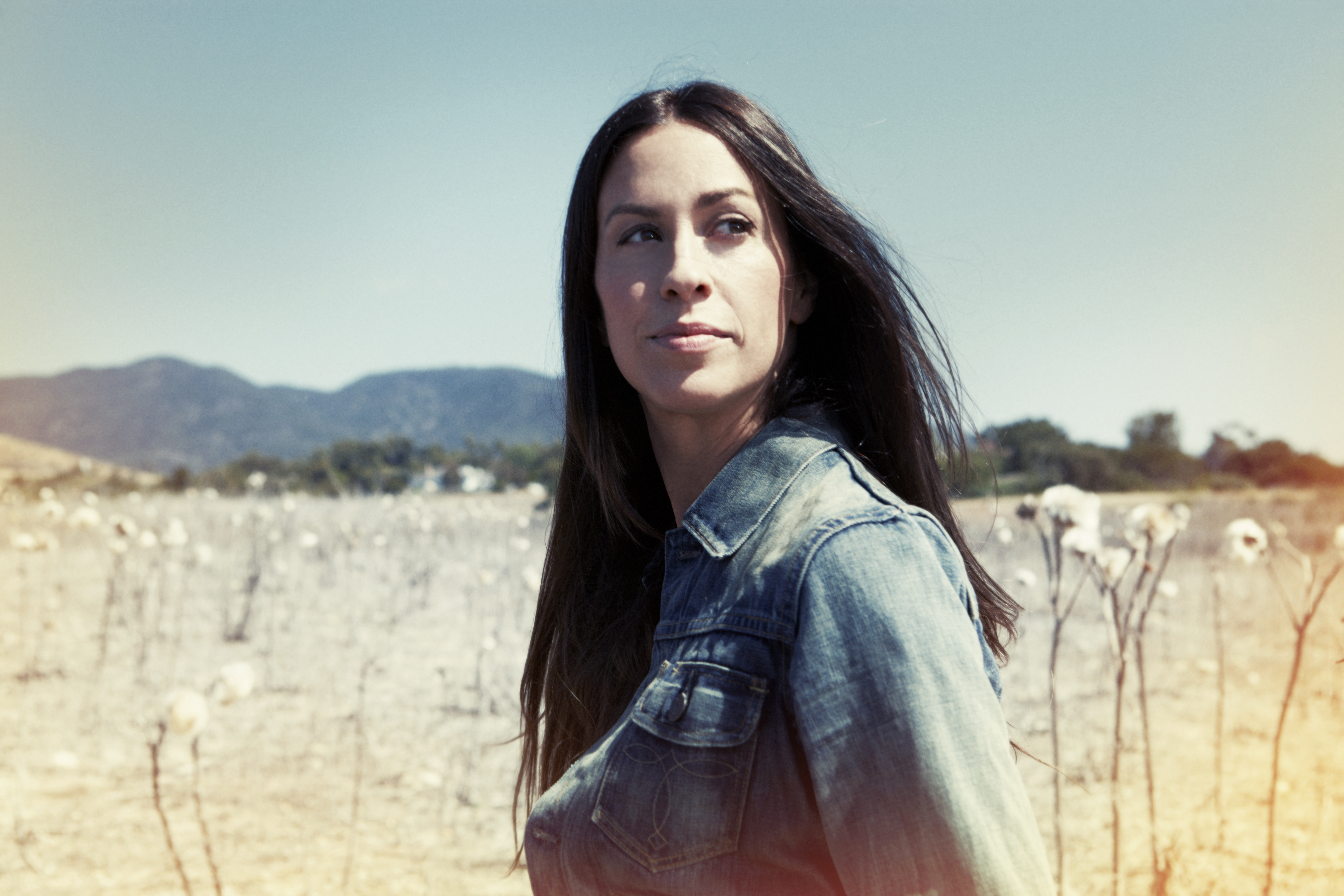 alanis-morissette-gossip