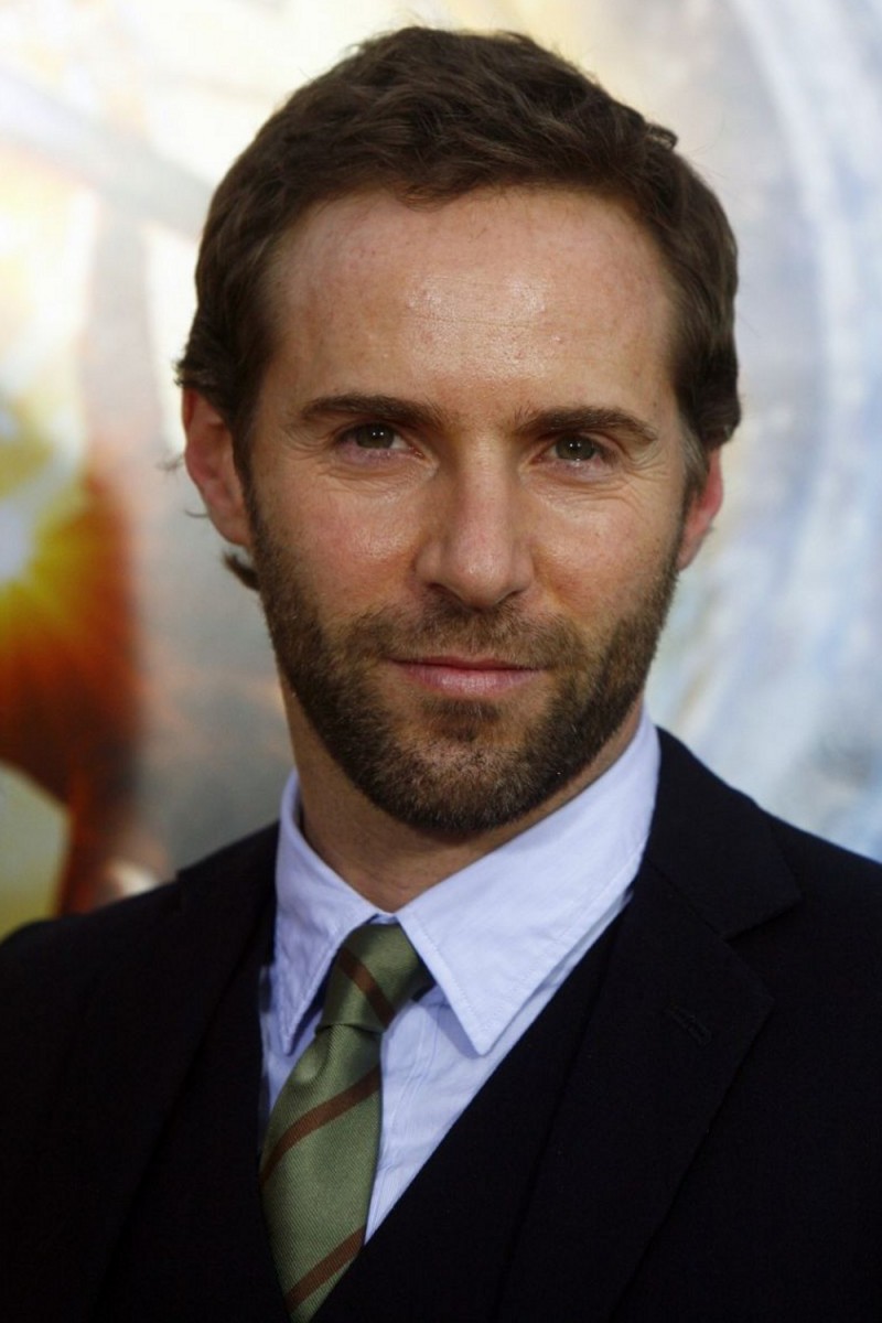 best-pictures-of-alessandro-nivola