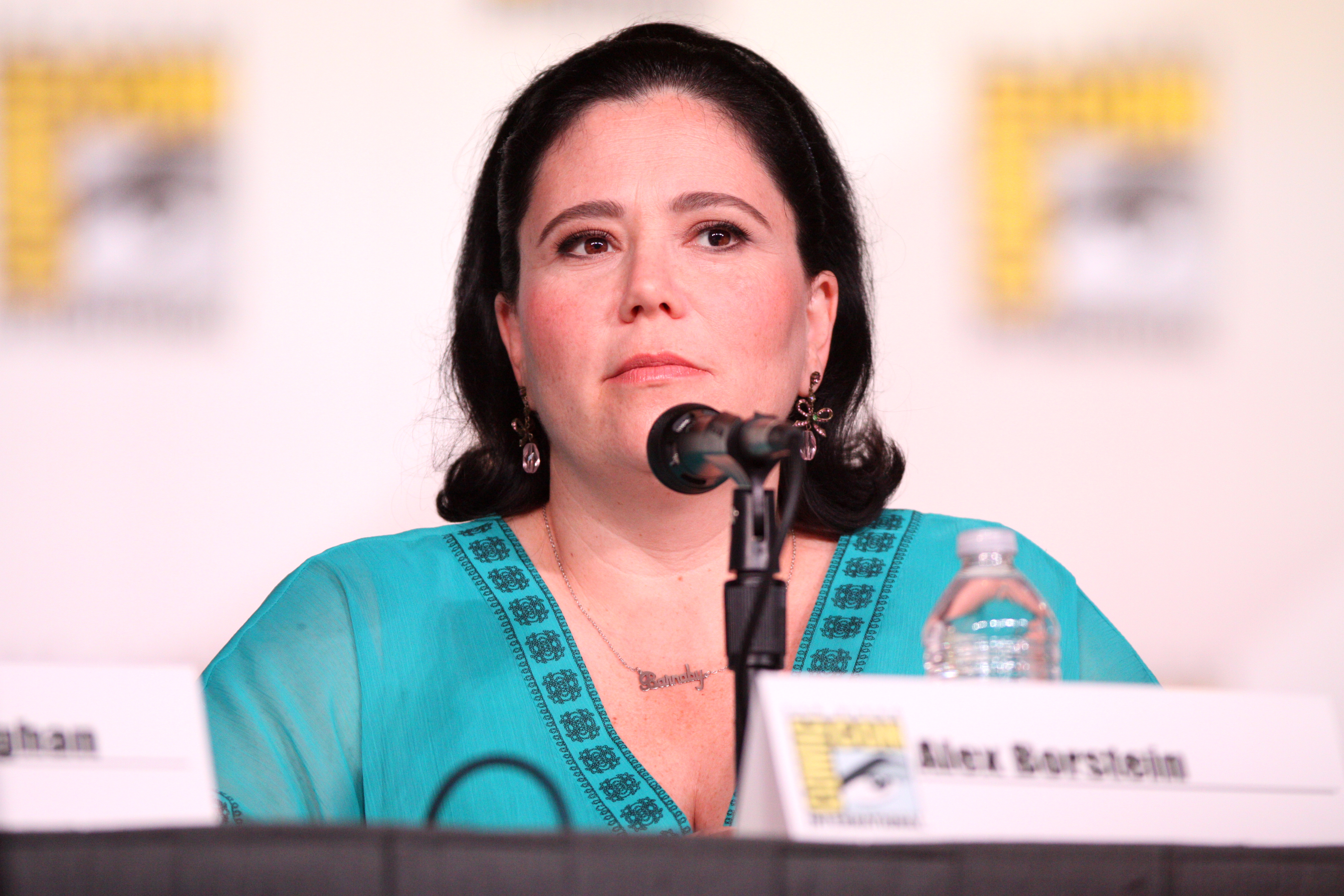 alex-borstein-wallpaper