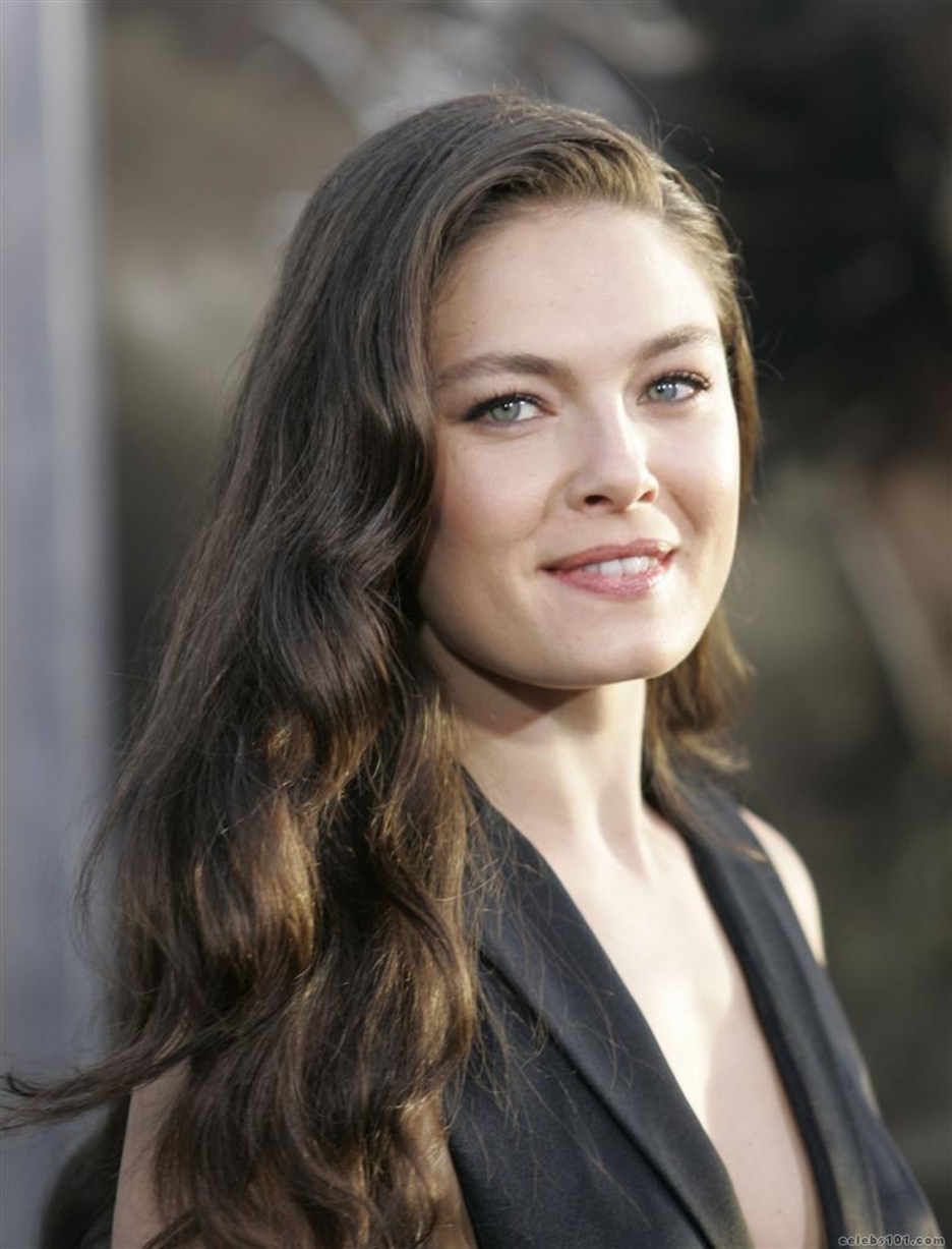 alexa-davalos-2015