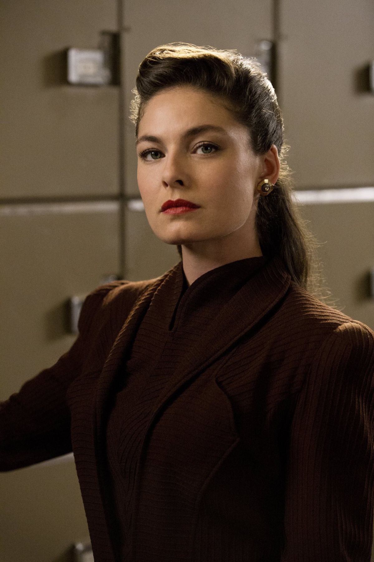 alexa-davalos-net-worth