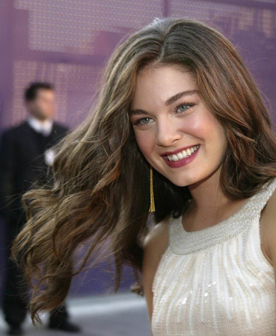 alexa-davalos-photos