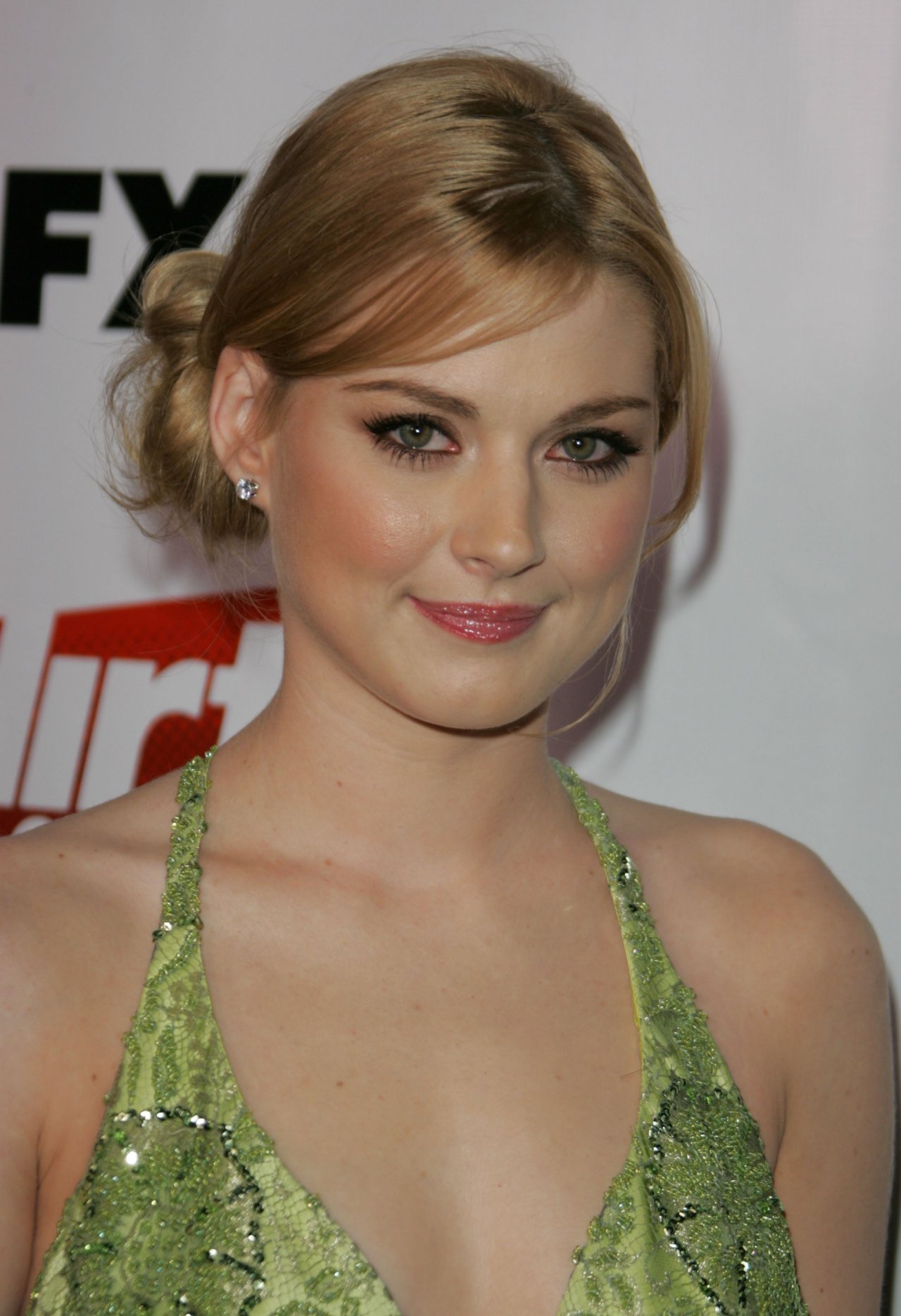 alexandra-breckenridge-net-worth