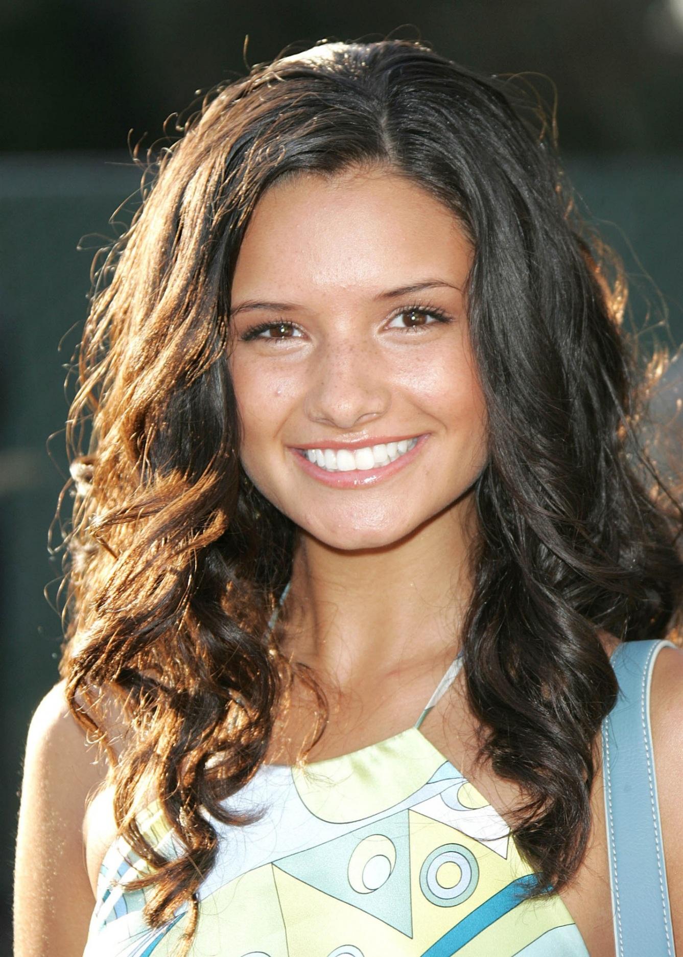 alice-greczyn-net-worth