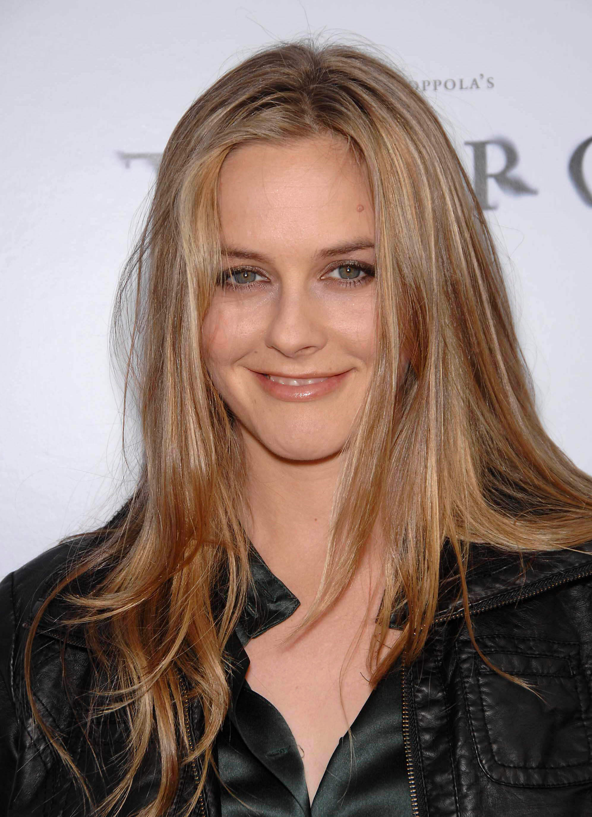 alicia-silverstone-wedding