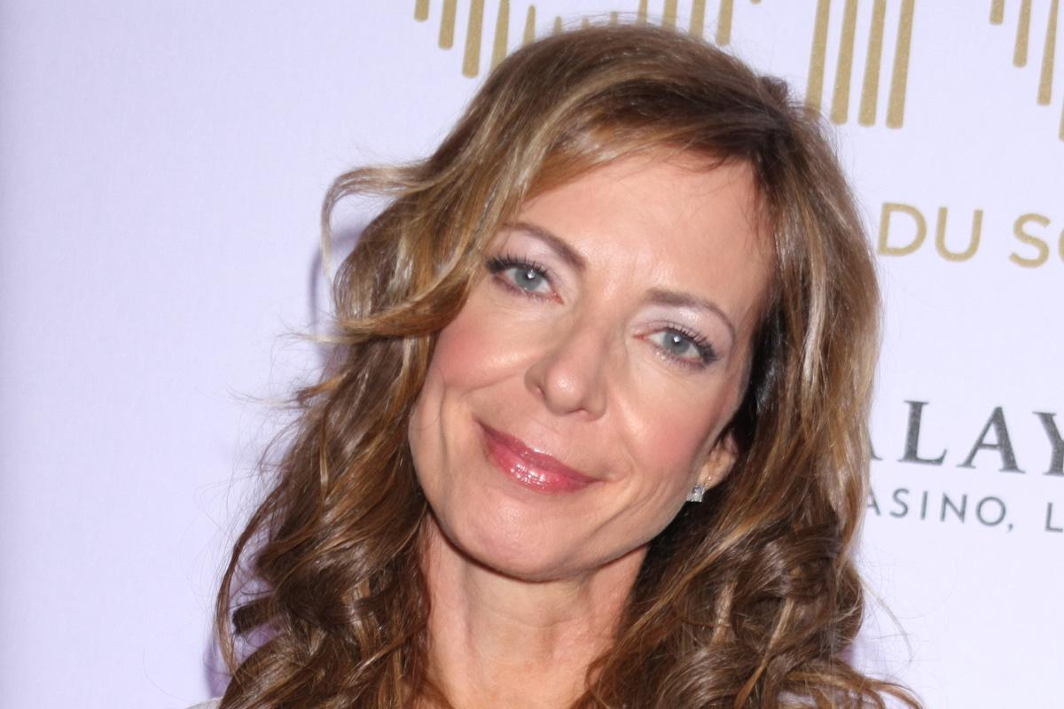 allison-janney-net-worth