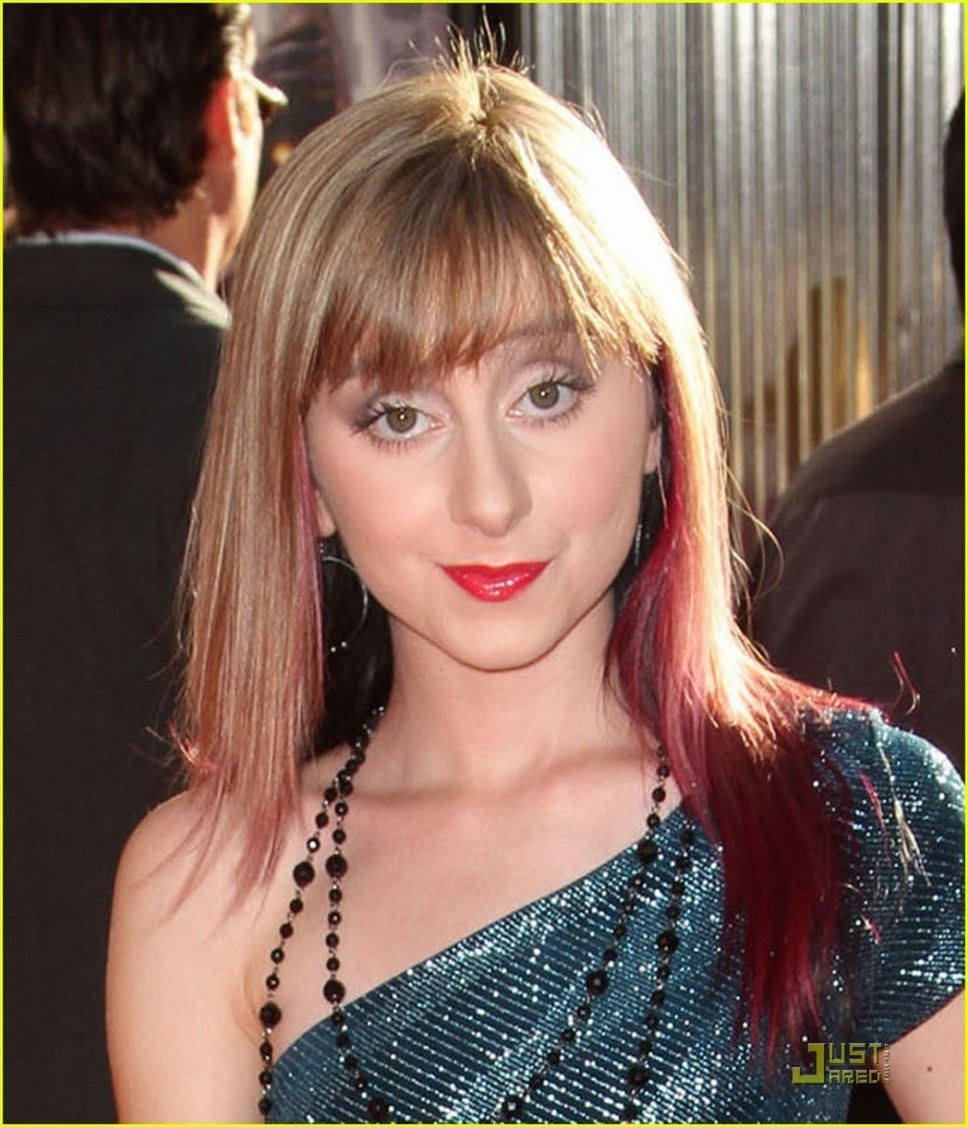 allisyn-ashley-arm-wallpaper