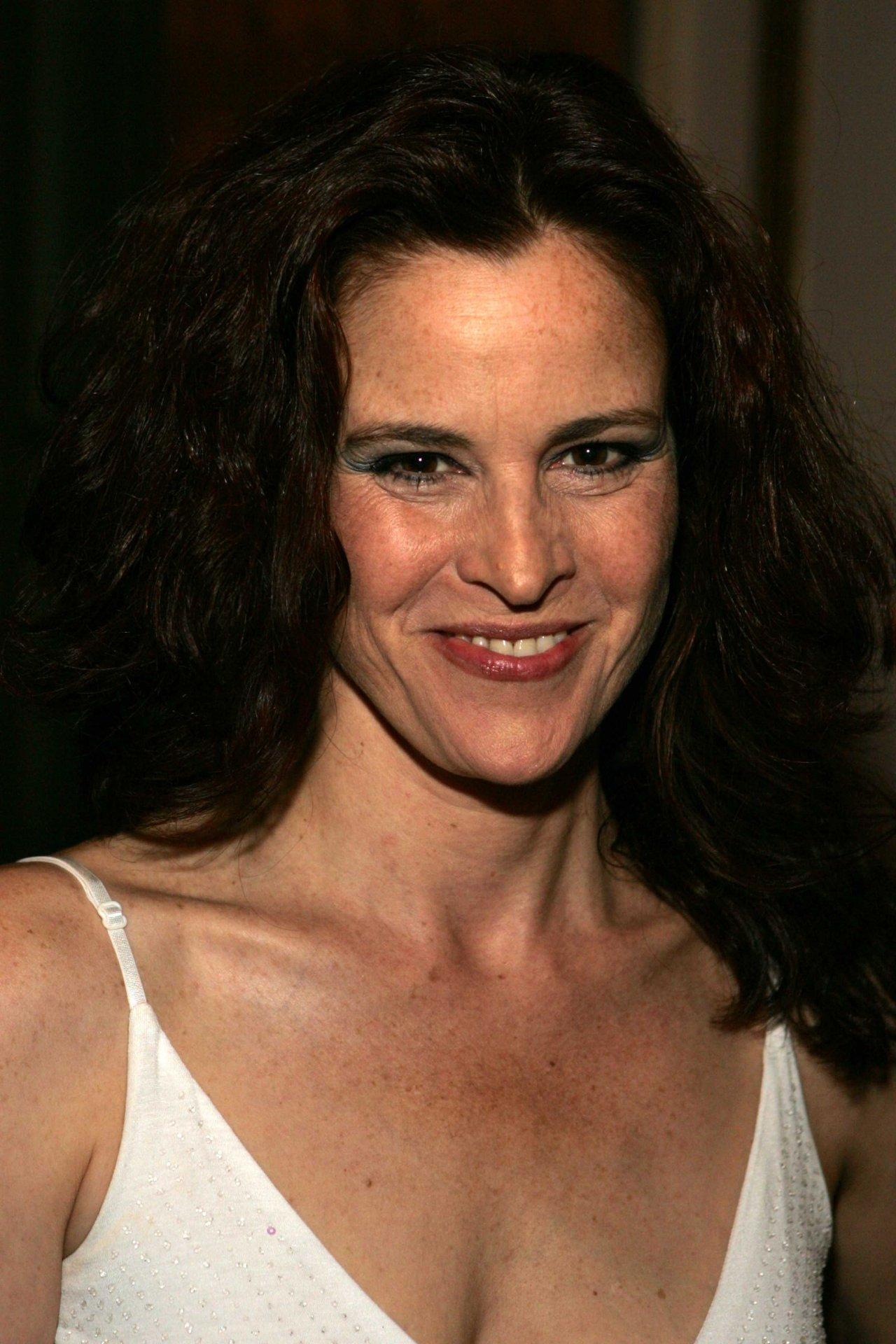 Pictures of Ally Sheedy, Picture #308211 - Pictures Of Celebrities1280 x 1920