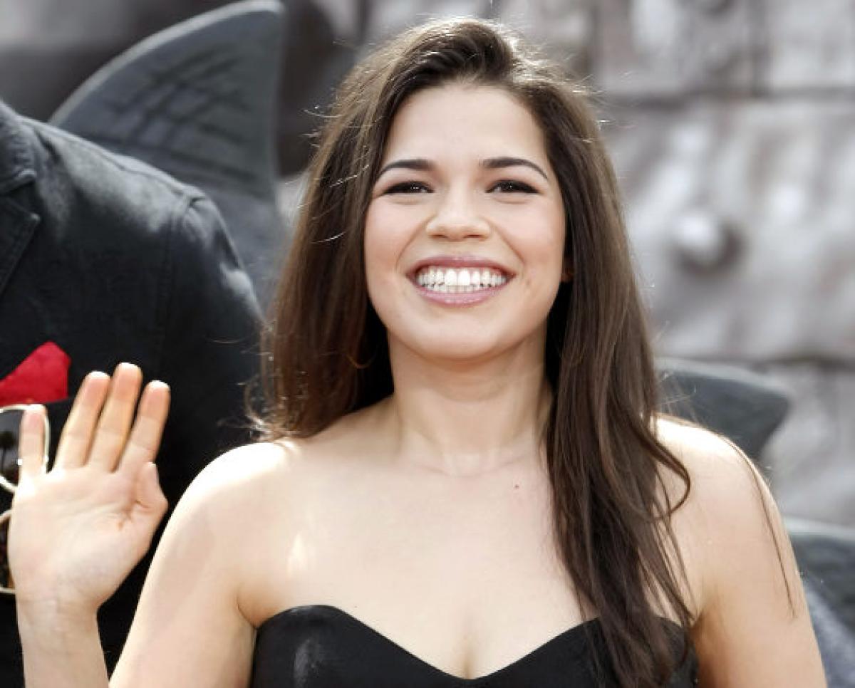 america-ferrera-wallpaper