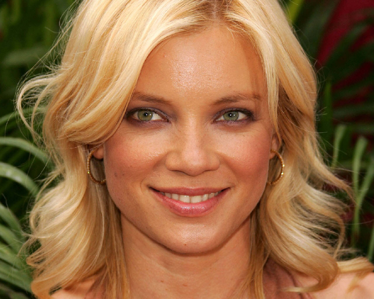 amy-smart-photos