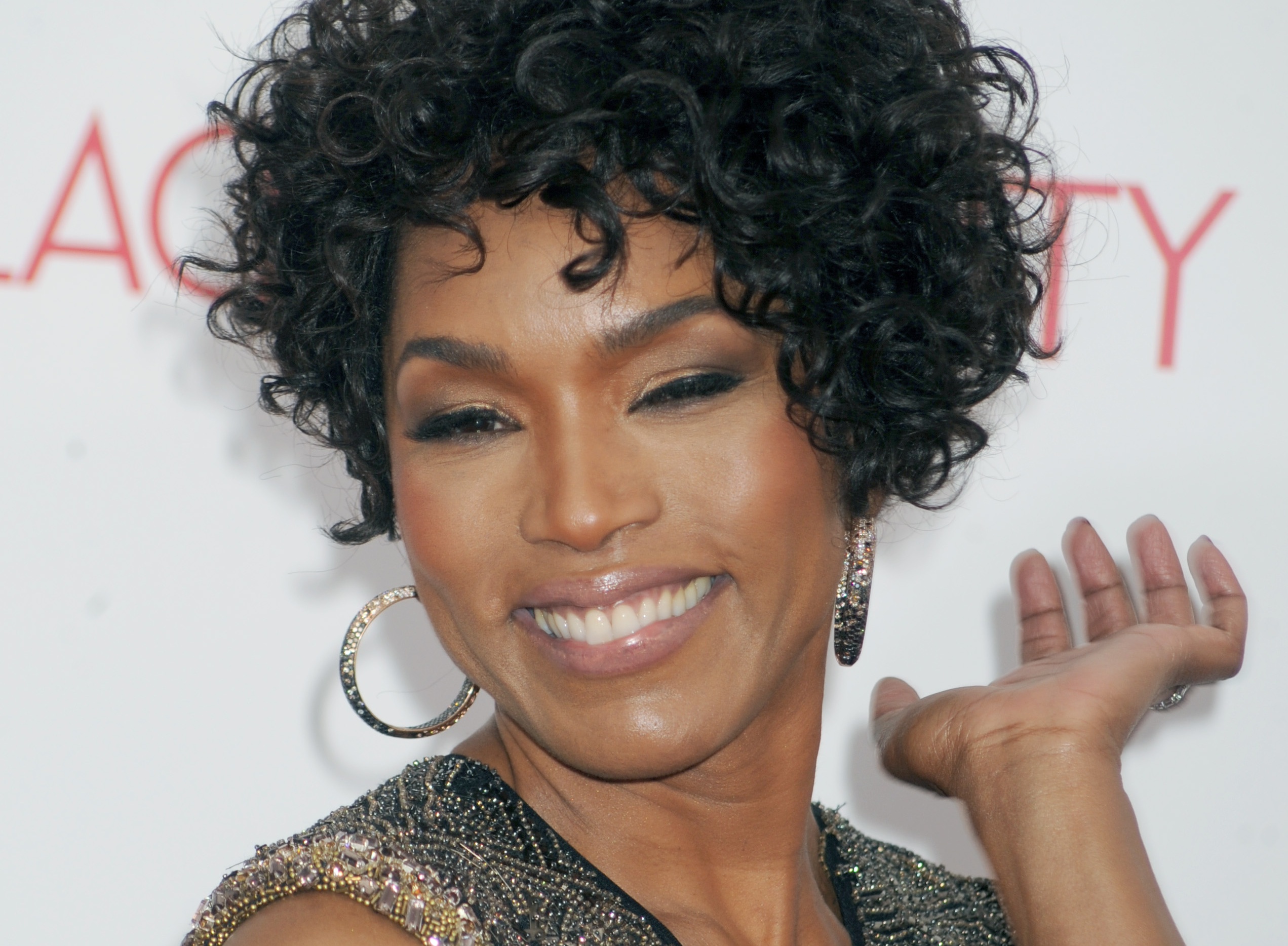 angela-bassett-scandal