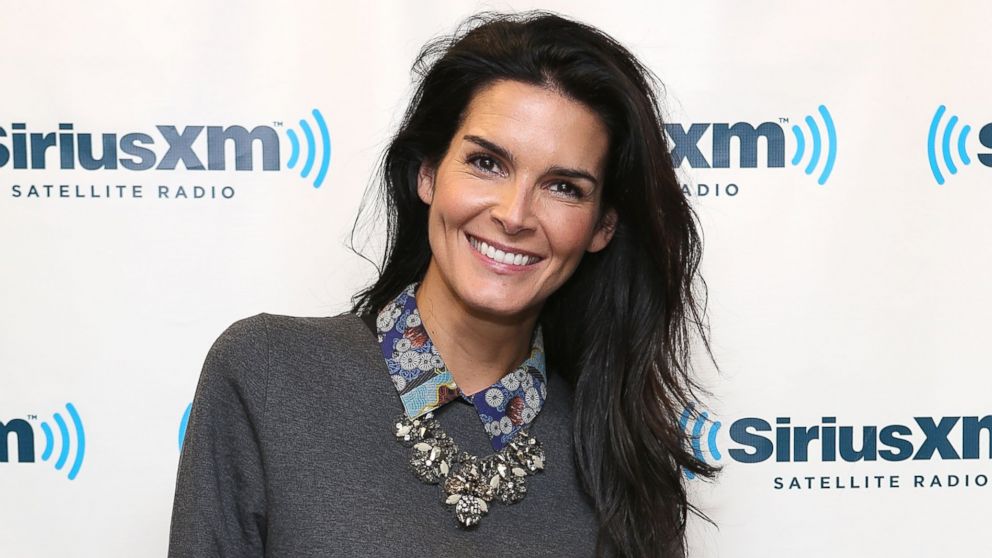 angie-harmon-gossip