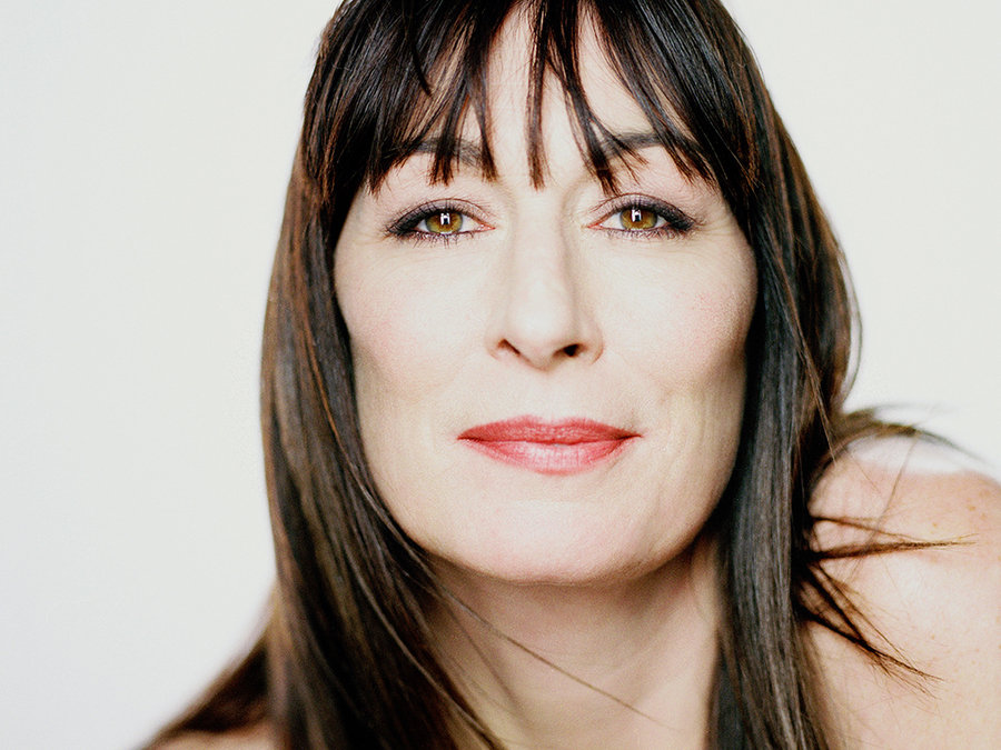 anjelica-huston-gossip