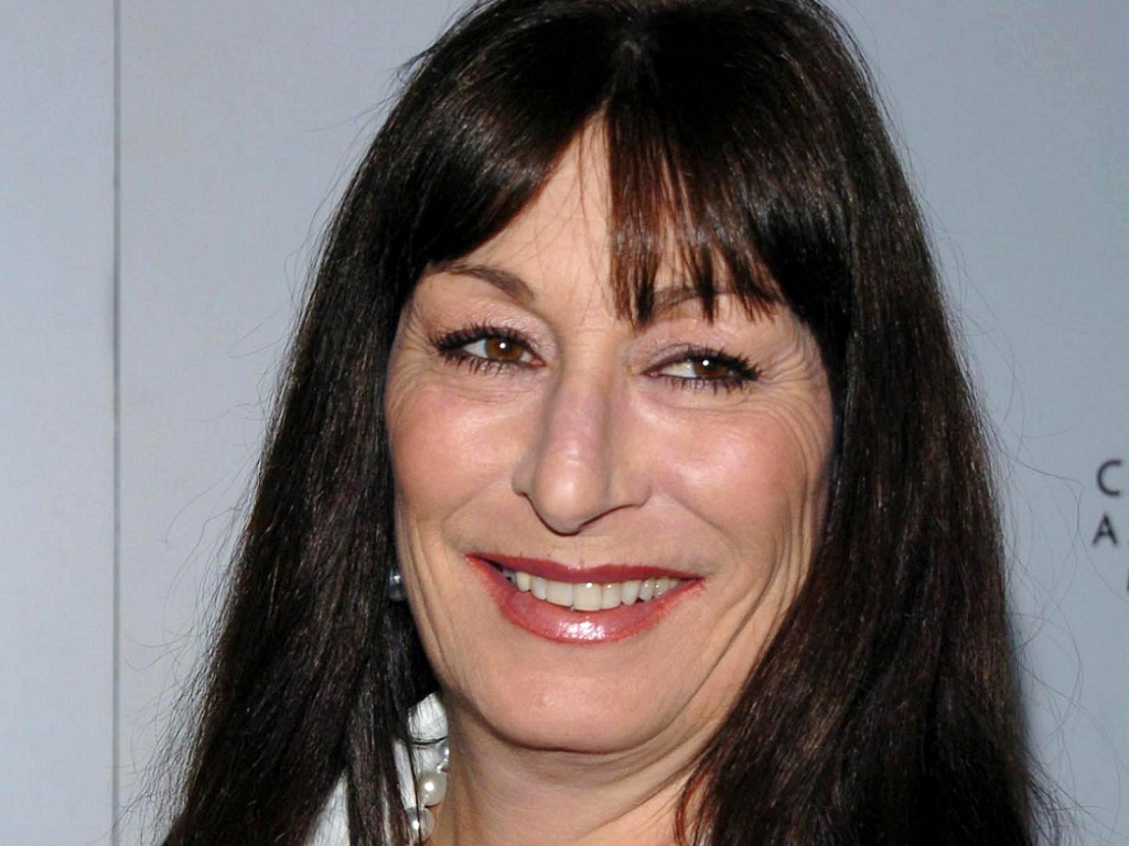 anjelica-huston-young