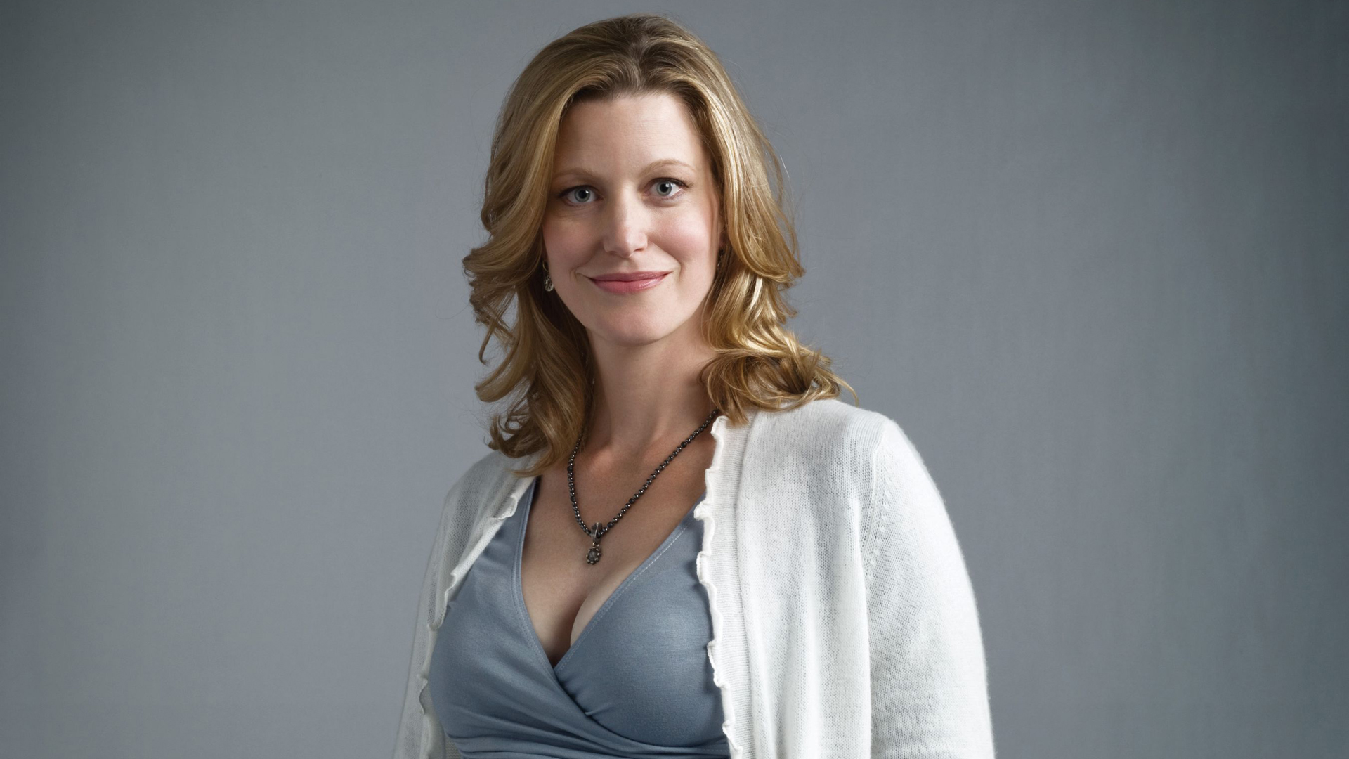 Anna Gunn Actress 8