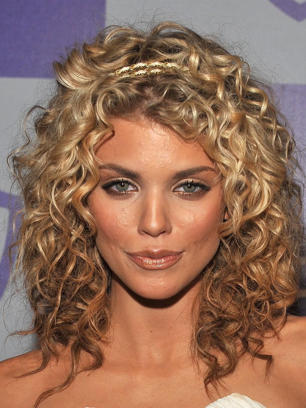 photos-of-annalynne-mccord