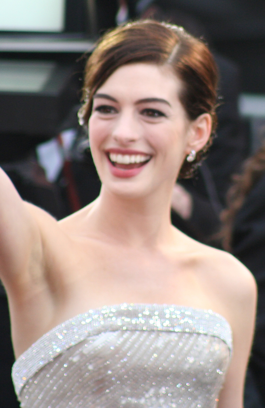 anne-hathaway-family