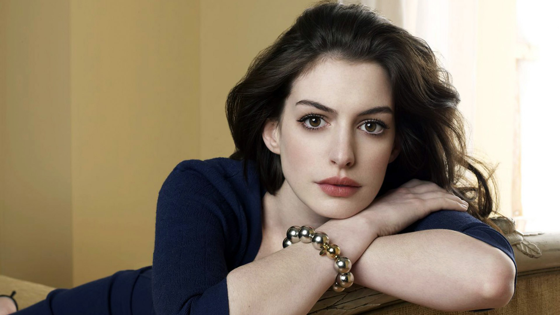 anne-hathaway-gossip