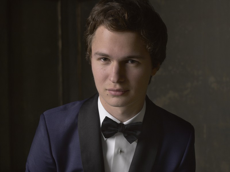 photos-of-ansel-elgort