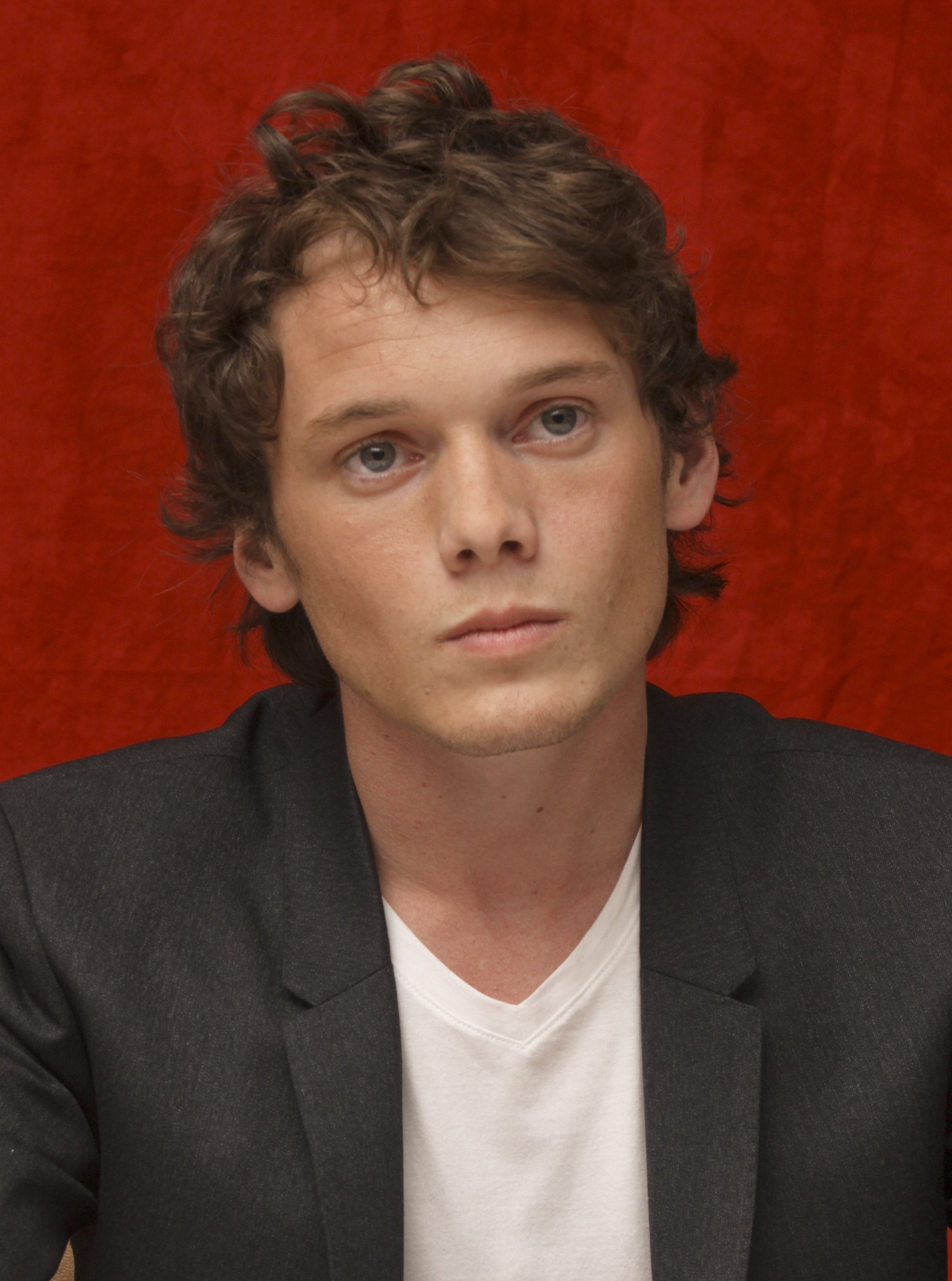 anton-yelchin-summertime