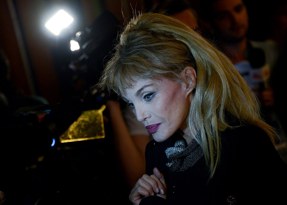 arielle-dombasle-photos