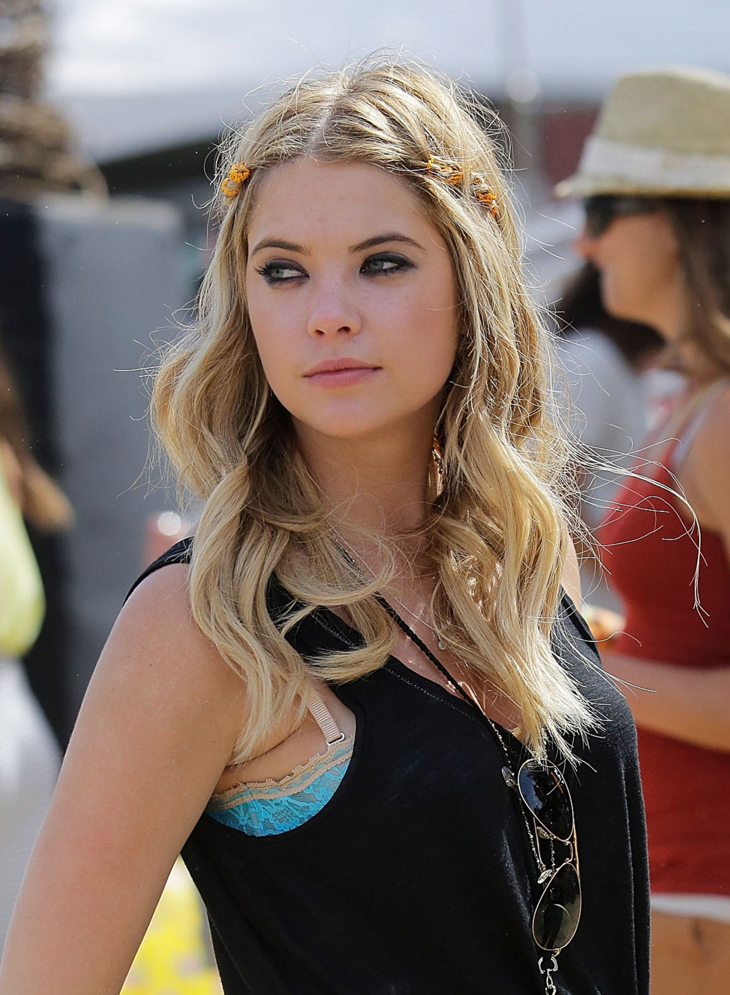 ashley-benson-wallpapers