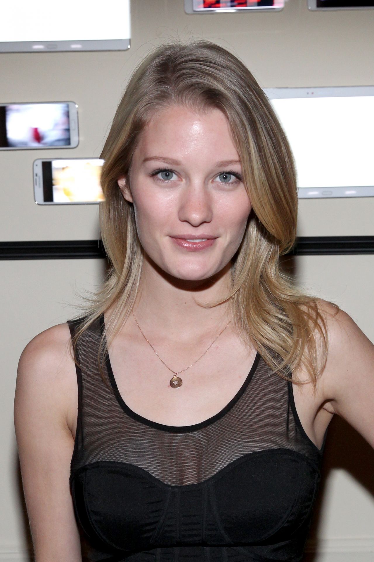 ashley-hinshaw-2016