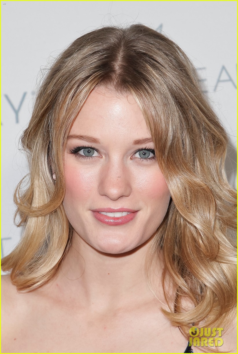 ashley-hinshaw-net-worth