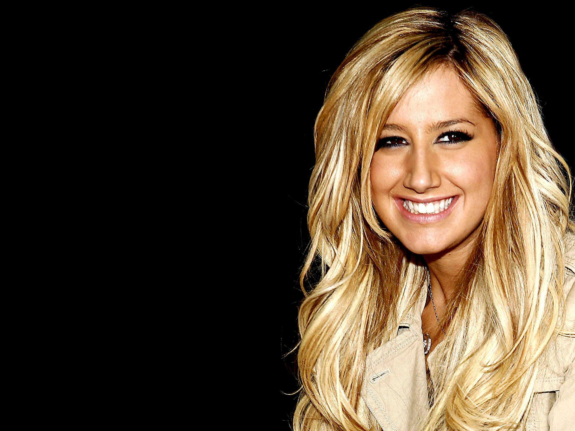 ashley-tisdale-party