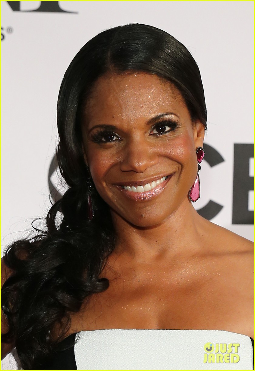 audra-mcdonald-hd-wallpaper