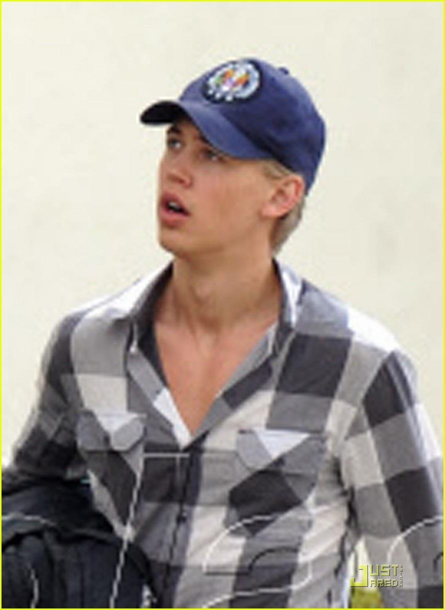 austin-butler-summertime