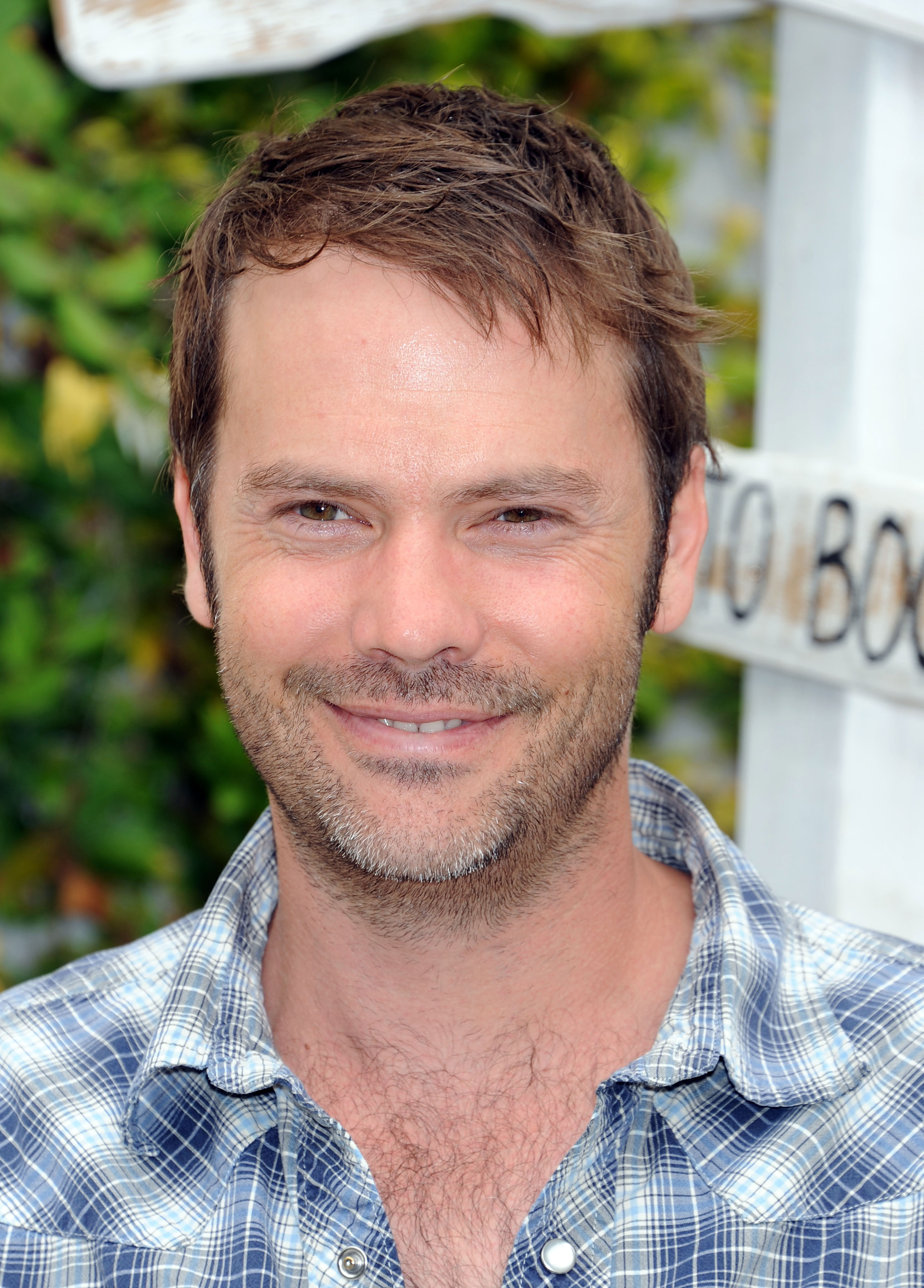 best-pictures-of-barry-watson-actor