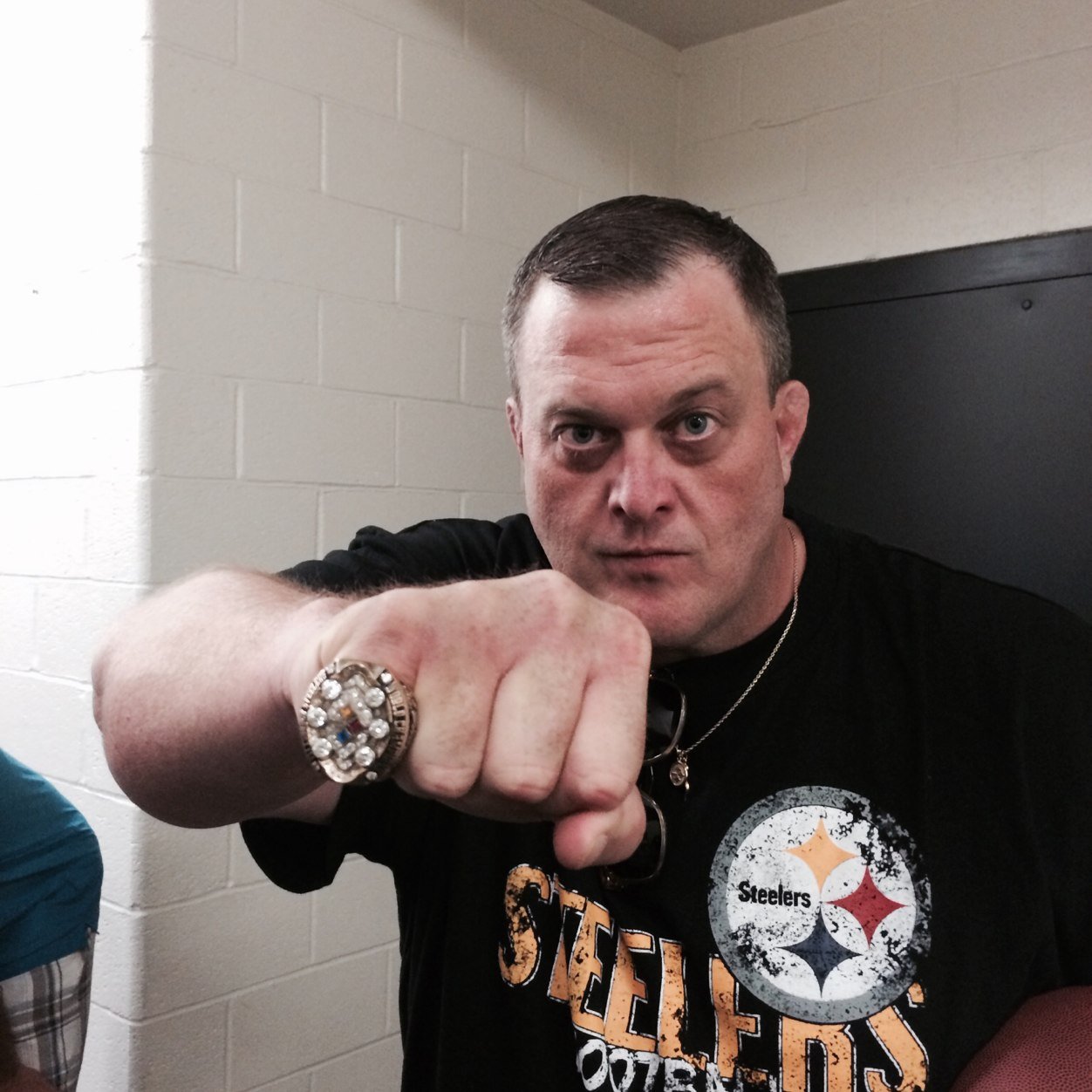 billy-gardell-2015