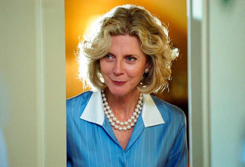 blythe-danner-net-worth