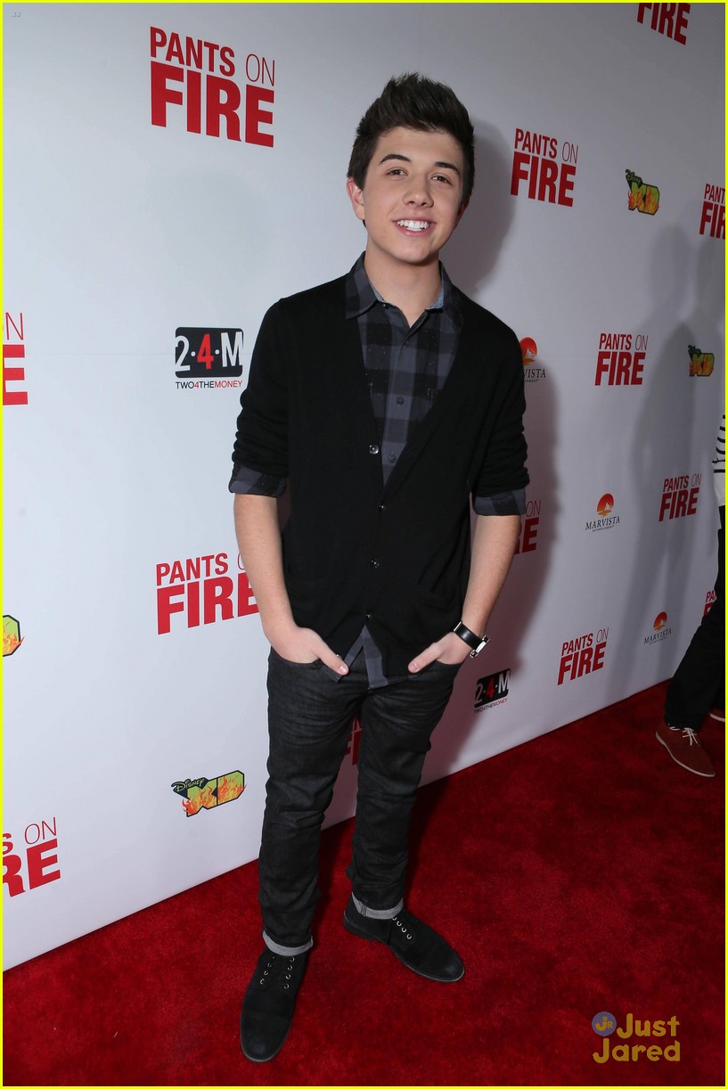 bradley-steven-perry-gossip