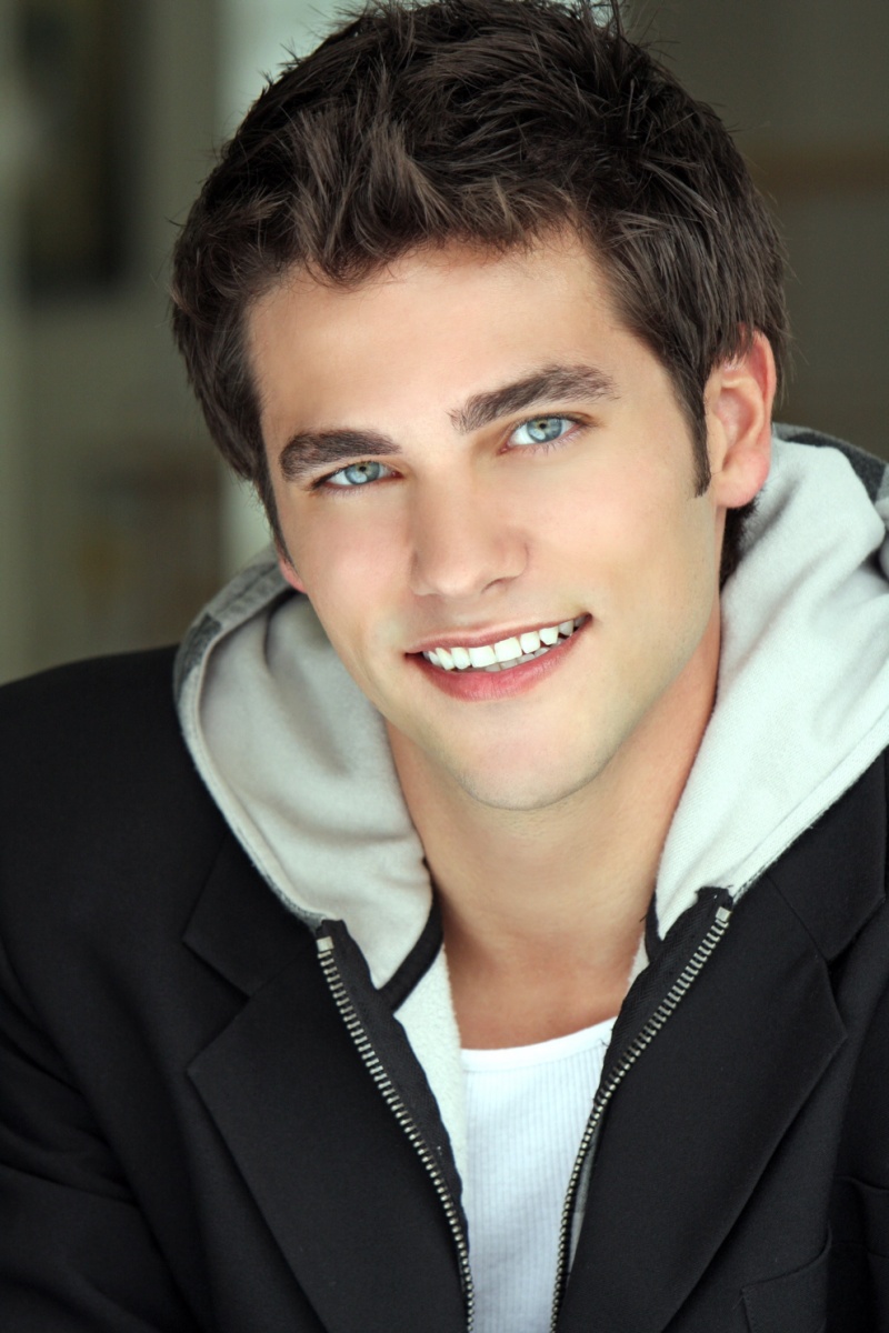 brant-daugherty-2015