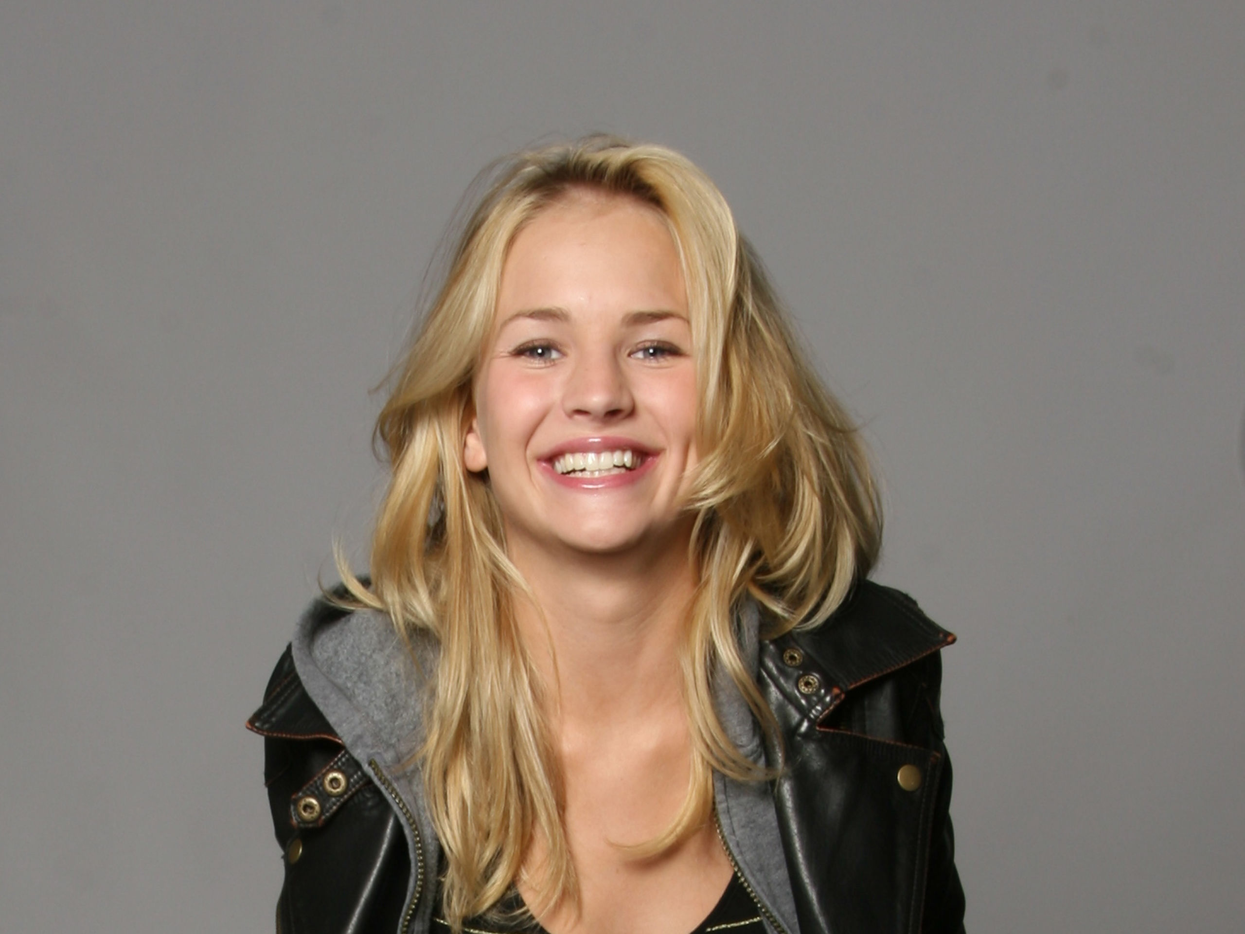 images-of-britt-robertson