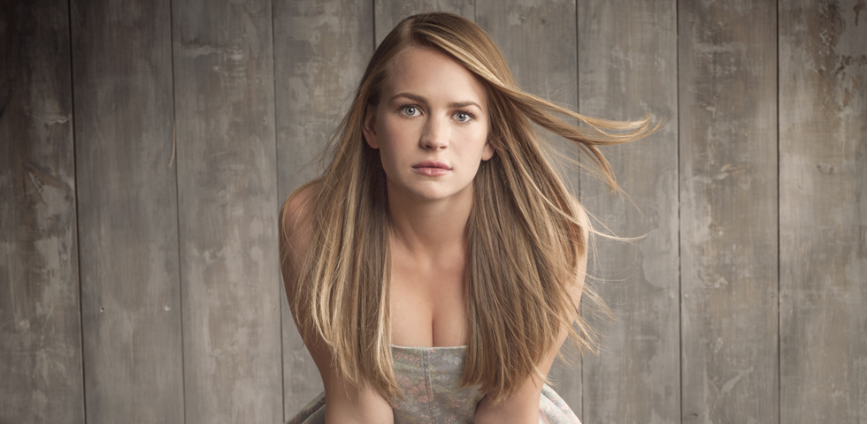 photos-of-britt-robertson