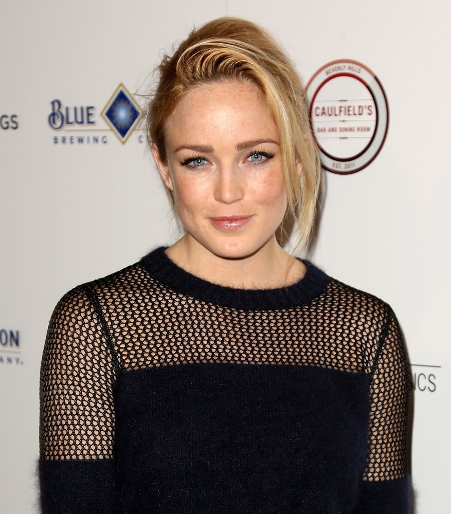 photos-of-caity-lotz