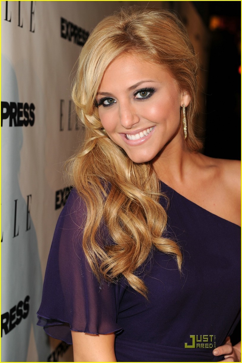 photos-of-cassie-scerbo