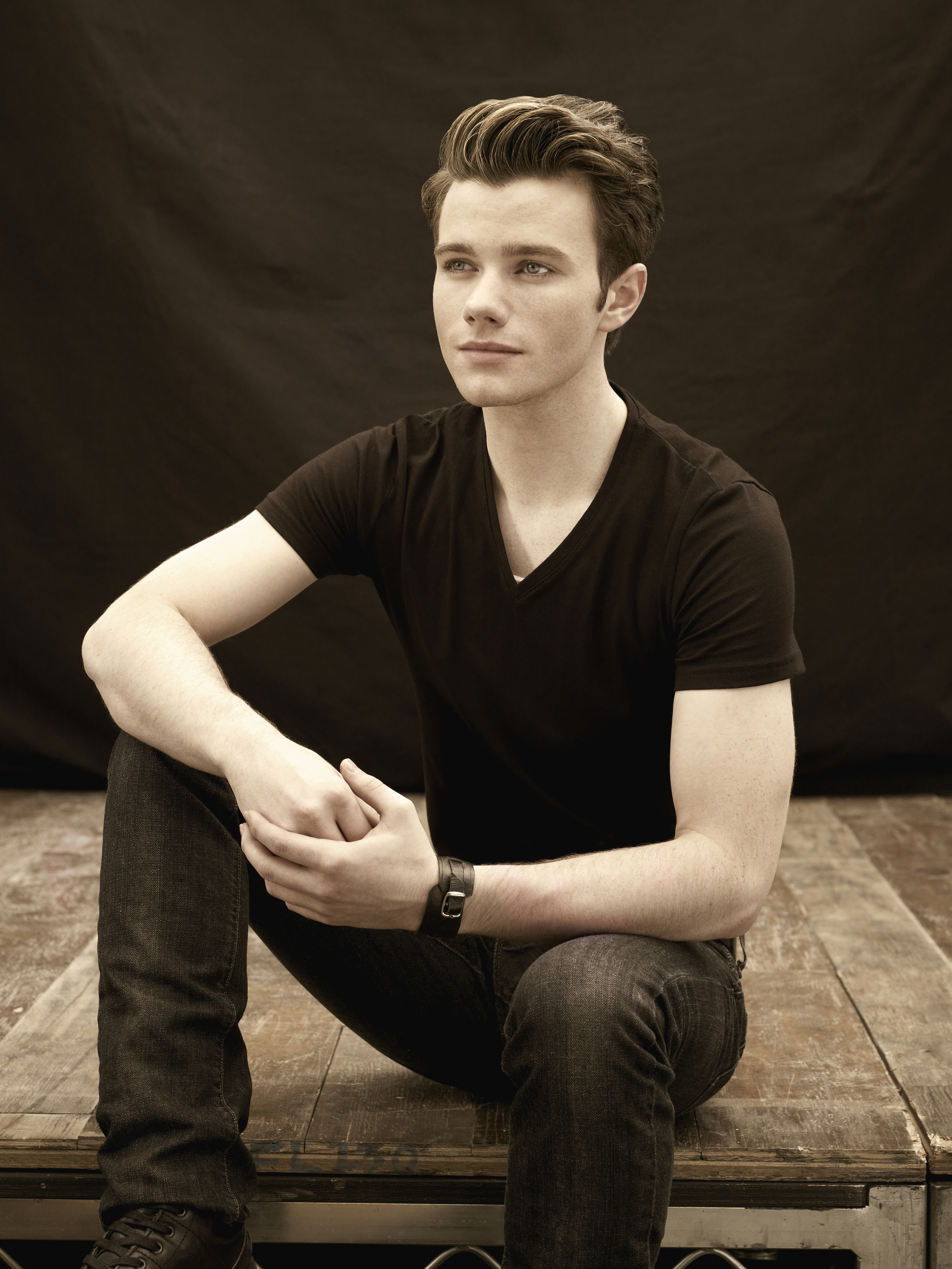 chris-colfer-hd-wallpaper