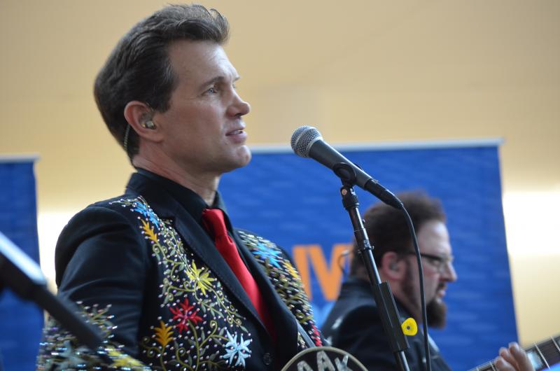 pictures-of-chris-isaak