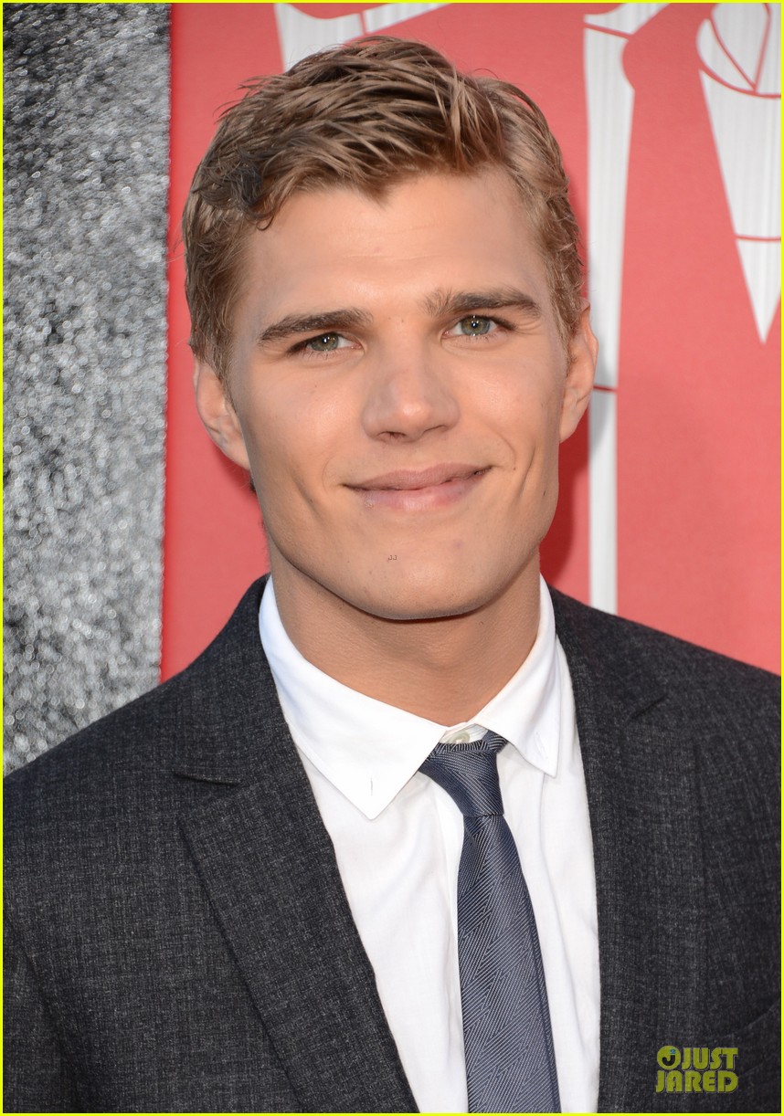 chris-zylka-gossip